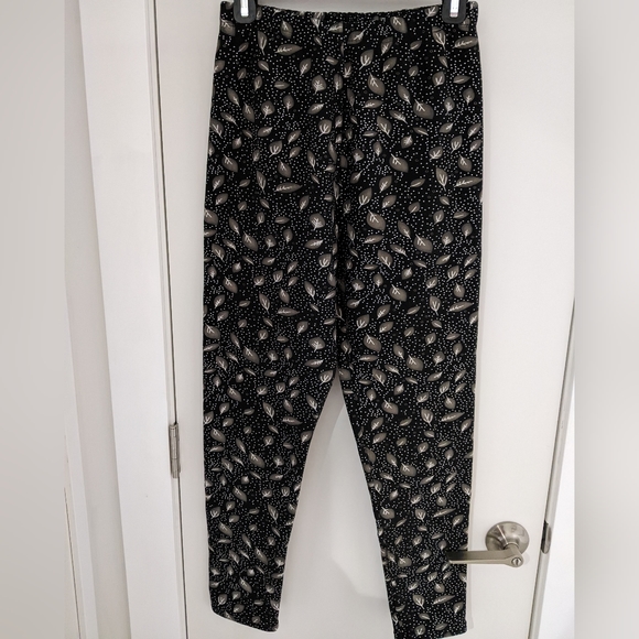 NWOT Black leaf print Just Cozy Thermal leggings Size XL - Picture 1 of 3
